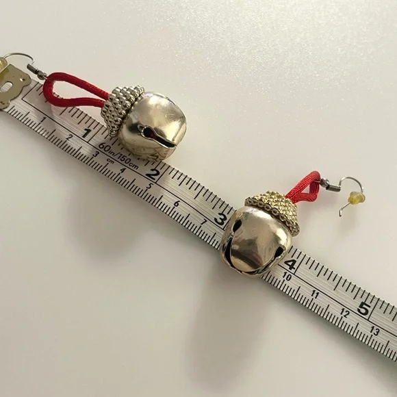 Set Of 4 Vintage Christmas Holiday Festive Santa Jingle Bell Earrings - Picture 14 of 16